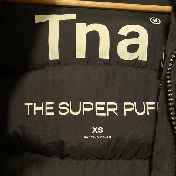 aritzia TNA super puff long matte Black  new without tag - Picture 2 of 8